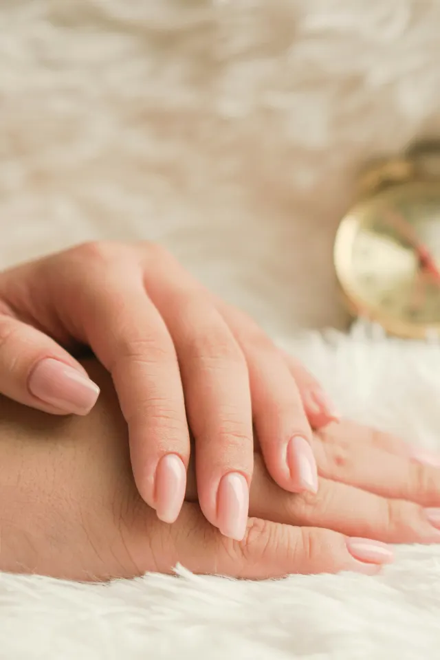 مدل ناخن لاک نود، فرم بیضی و گرد